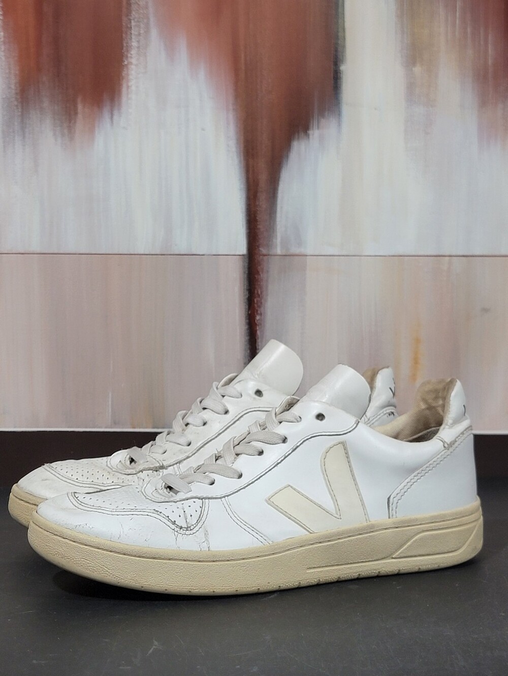 Veja V-10 Women's Size 8 Sneakers White Shoes Fashion
